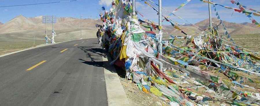 How long is the road to Norchung La?