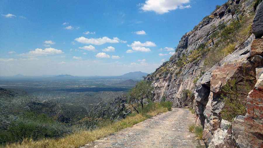 How long is the road to Ojuela?