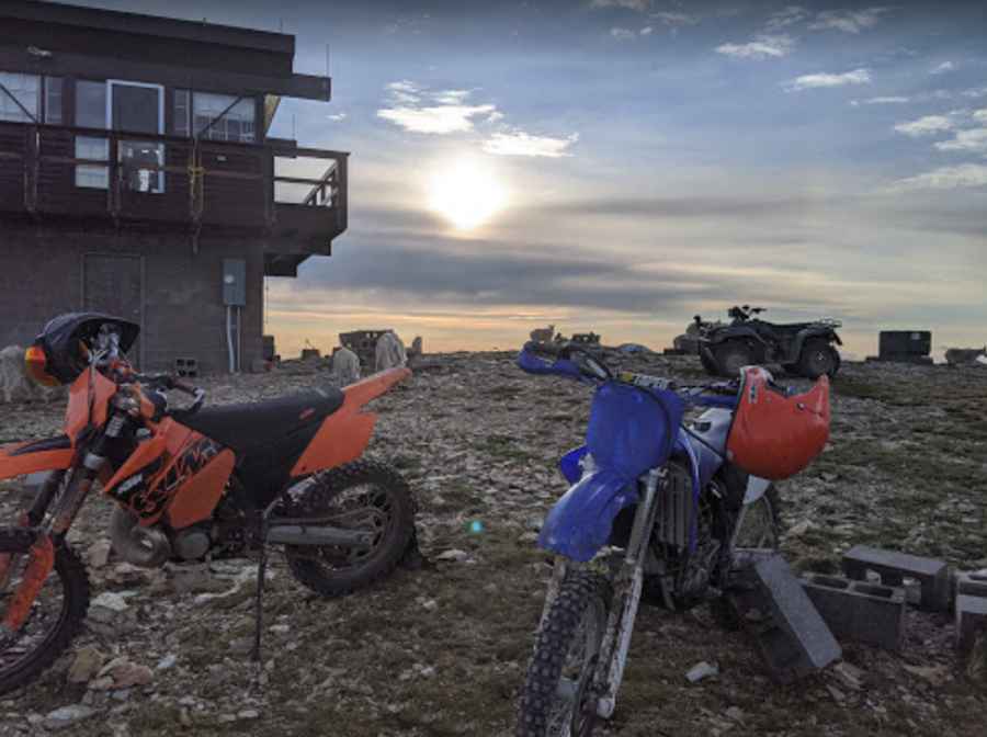 How long is the road to Stonewall Mountain?