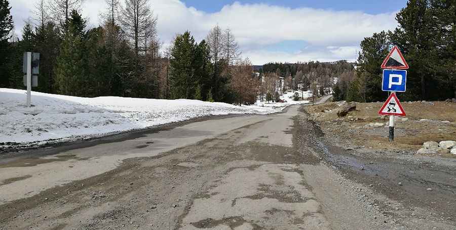 How long is the road to Ulagansky Pass?