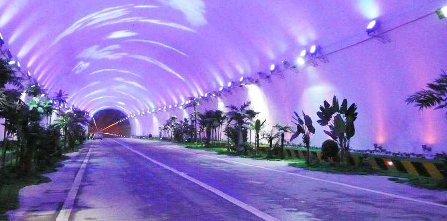 How long is Zhongnanshan Tunnel?