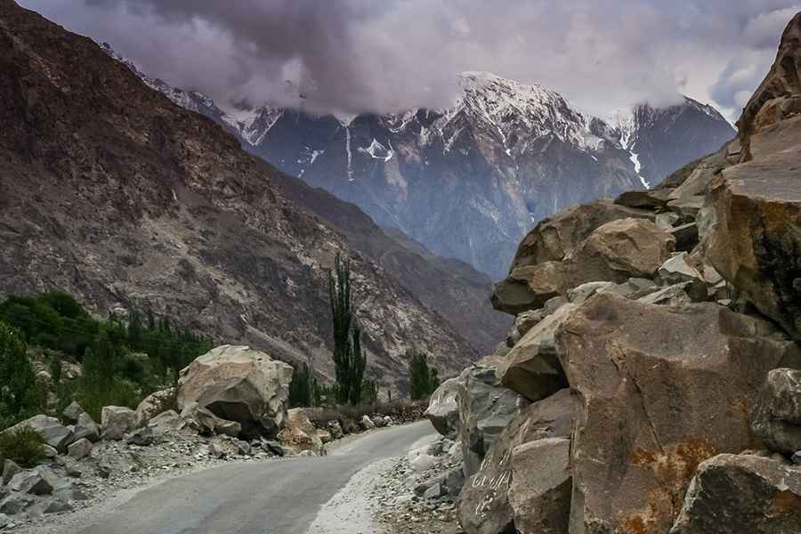 How to drive in Pakistan?