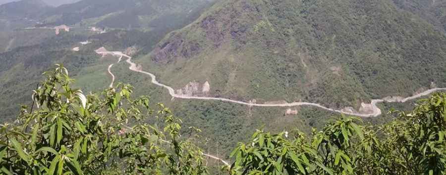 How to drive the curvy road to O Quy Ho Pass, the cloudy mountain pass?