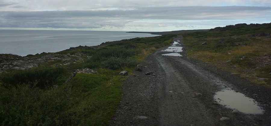 How to drive the extreme road to Vayda-Guba?