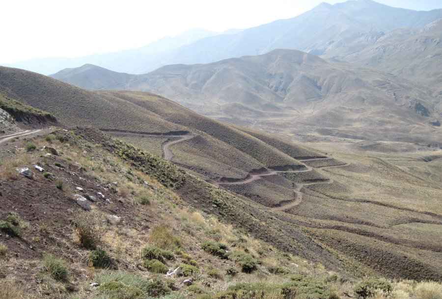 How to drive the high mountain road to Great Kandovan Pass?