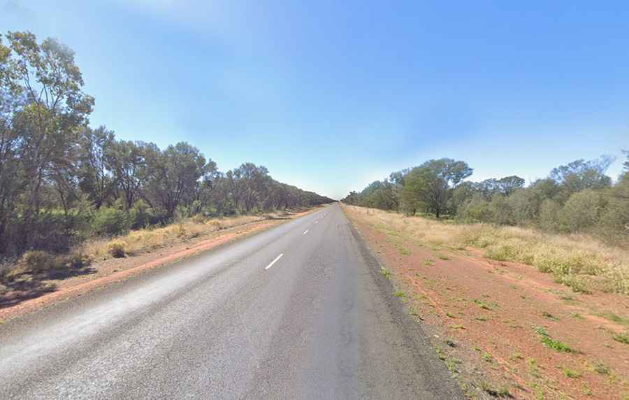 How to drive the long Diamantina Developmental Road in Queensland?
