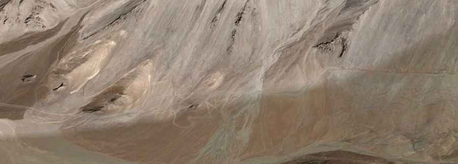 How to drive the military road to the summit of Ane La?