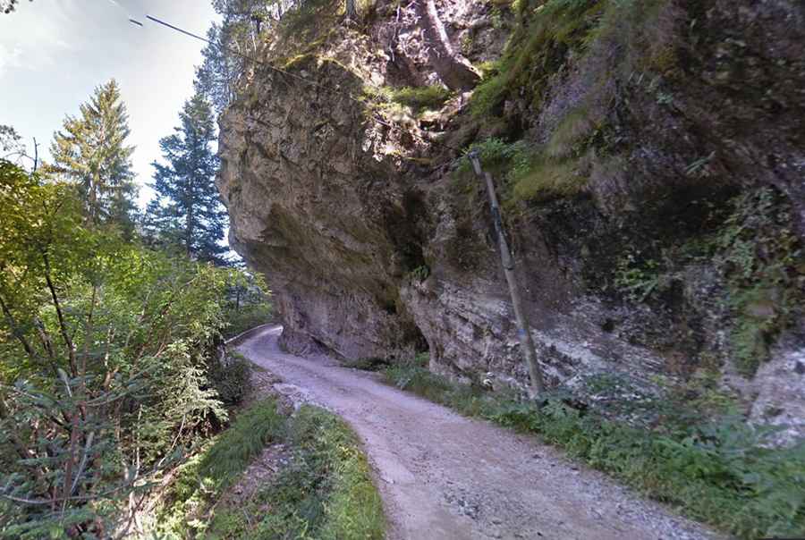 How to drive the scary Piste de Vignols in the Alpes-Maritimes?