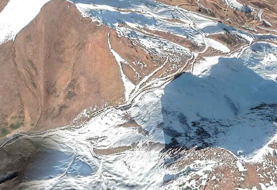 How to drive the steep mountain road to Donguz Pass in Naryn Region?