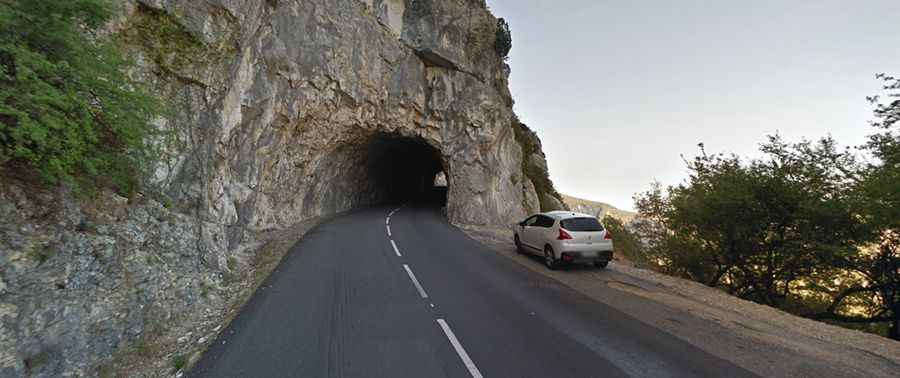 How to drive through Gorges de l'Ardèche?