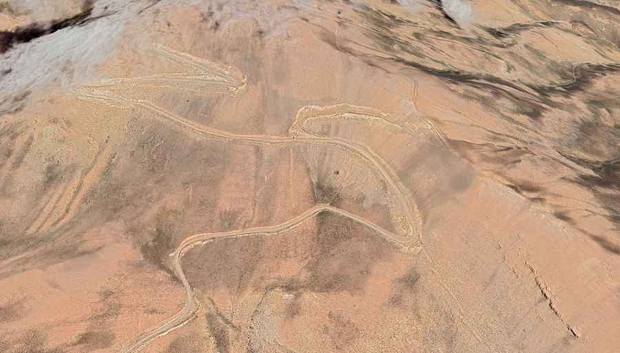 How to drive to Mount Espi Kouhak? A 15-hairpin 4x4 challenge