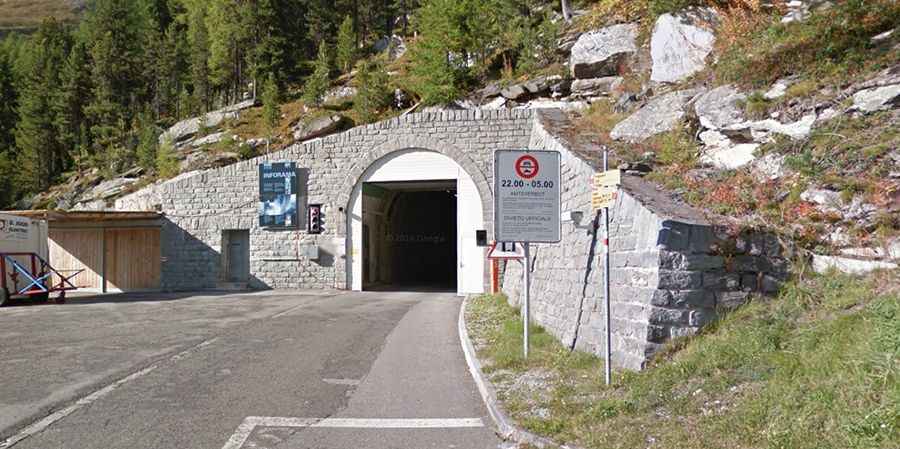 How to get by car to Lago di Lei?