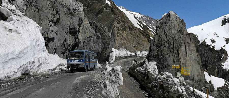 How to get by car to the challenging Demchok-Demqog Border?