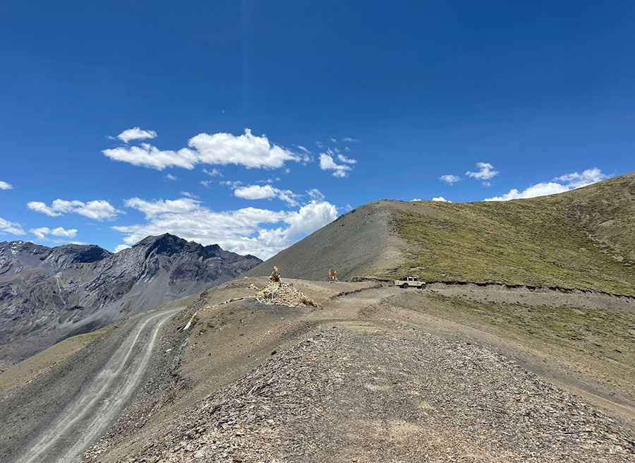 How to get by car to the scenic Mo La Pass