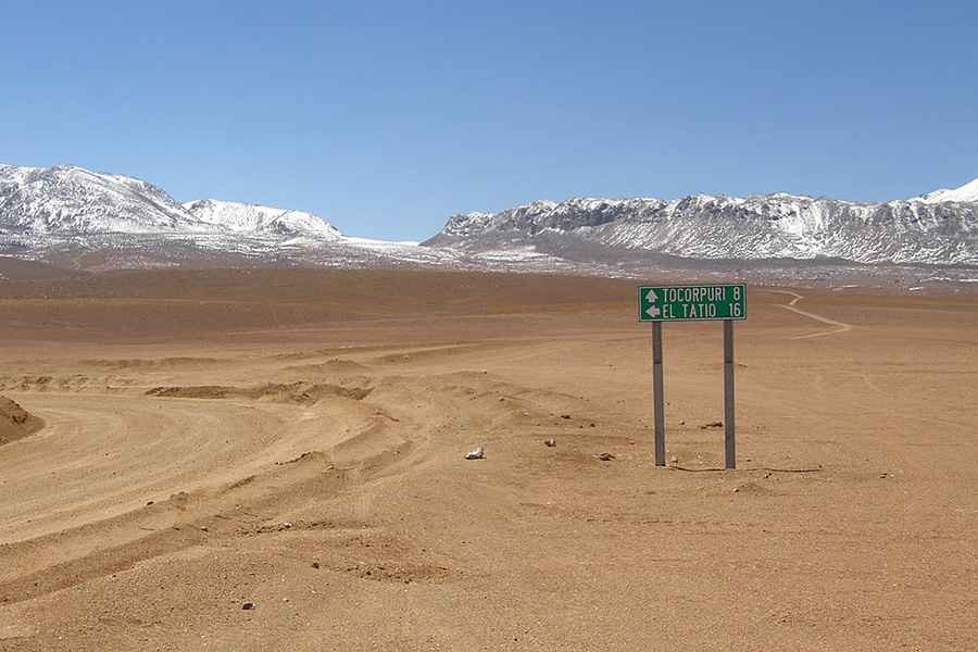 How to get by car to Tocorpuri Volcano on the border of Chile and Bolivia?