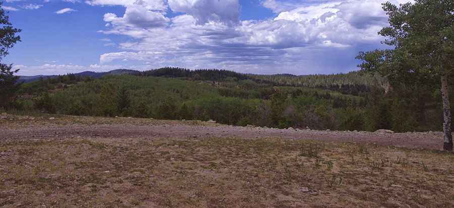 How to reach the summit of Sacramento Peak?
