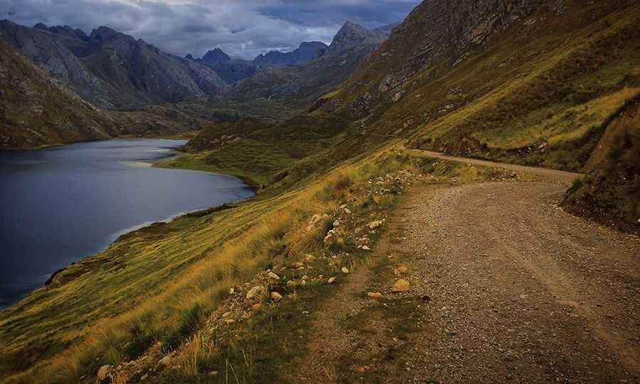 HU-110: Driving the high-altitude lake route in the Peruvian Andes