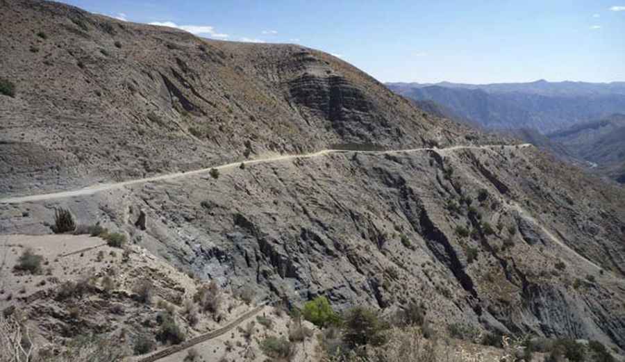 Huanacuno-Yunchara Road