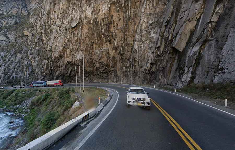 Infiernillo Canyon is by no means an easy road