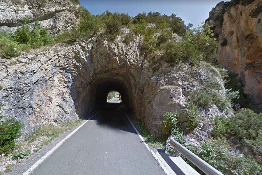 Is Congosto de Baldellou paved?