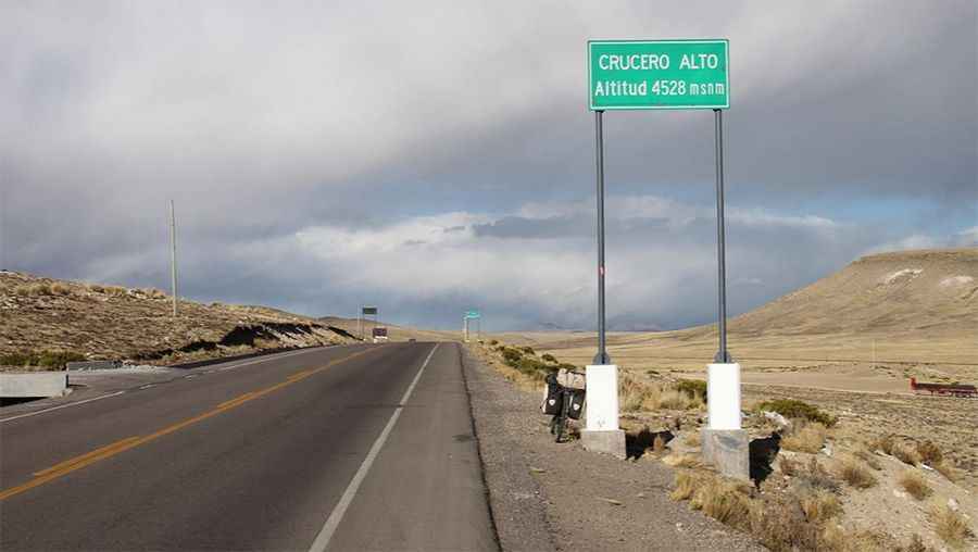 Is Crucero Alto paved?