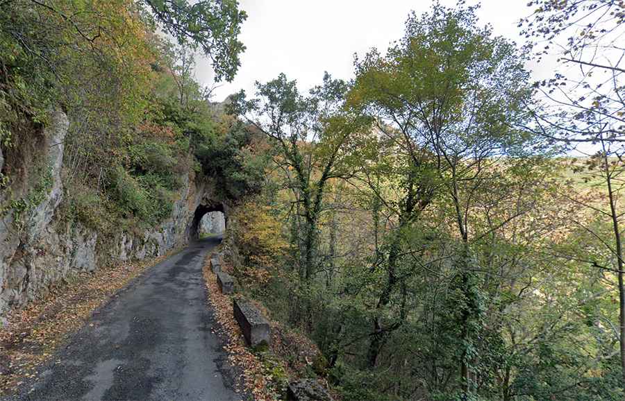 Is D29 Road in Occitanie Paved?