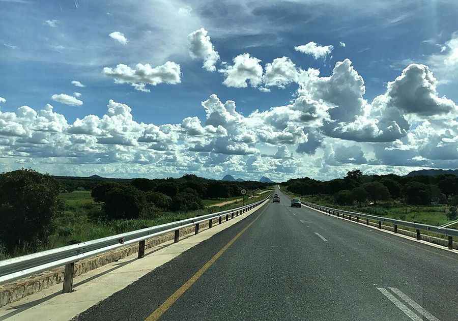 Is Estrada Nacional 13 fully paved?