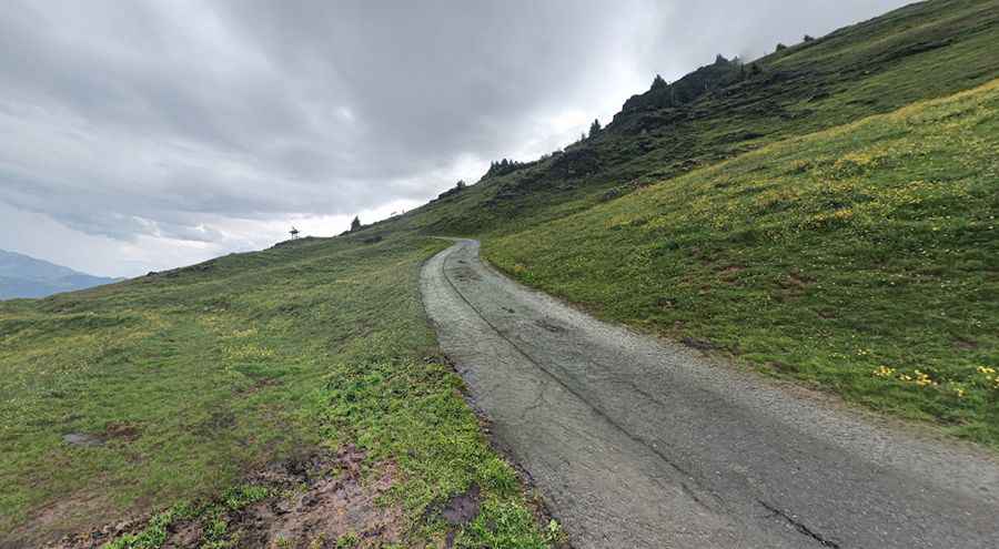 Is Kitzbüheler Horn paved?