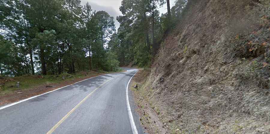 Is Mil Cumbres Road paved?