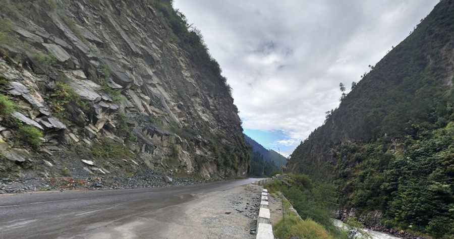 Is National Highway 15 in Pakistan paved?