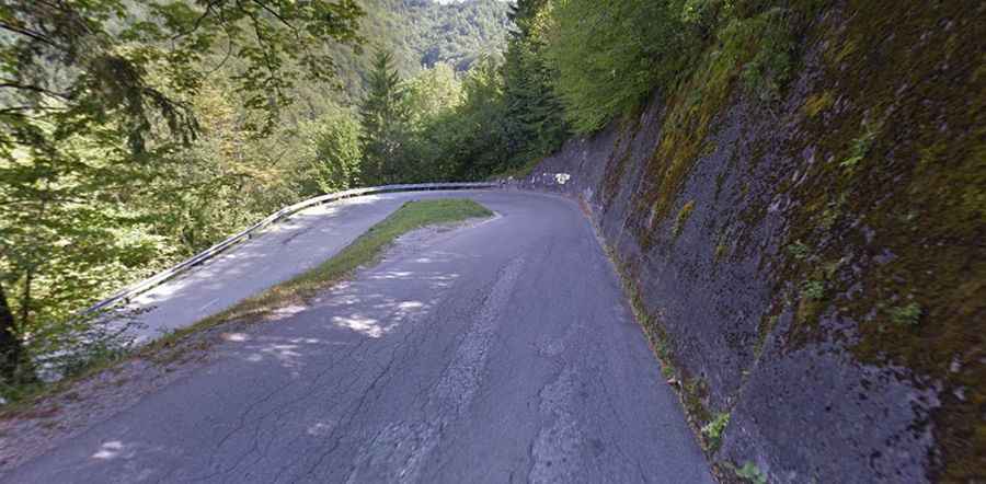 Is Road 610 in Slovenia paved?