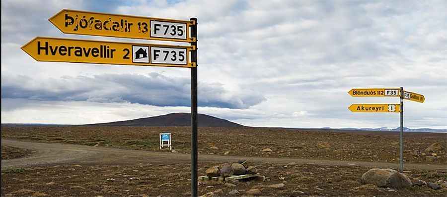 Is Road F735 (Þjófadalavegur) unpaved?