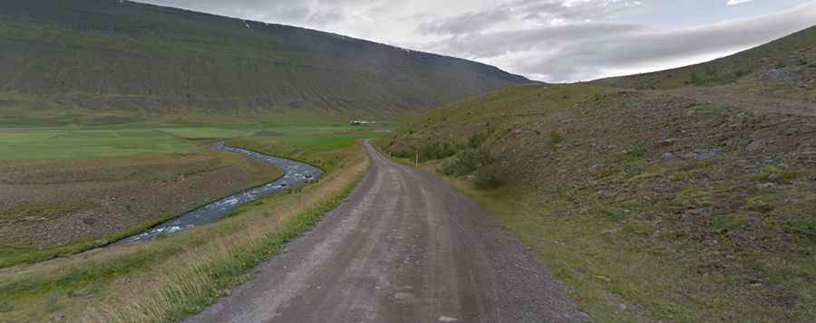 Is the F821 (Eyjafjarðarleið) unpaved?