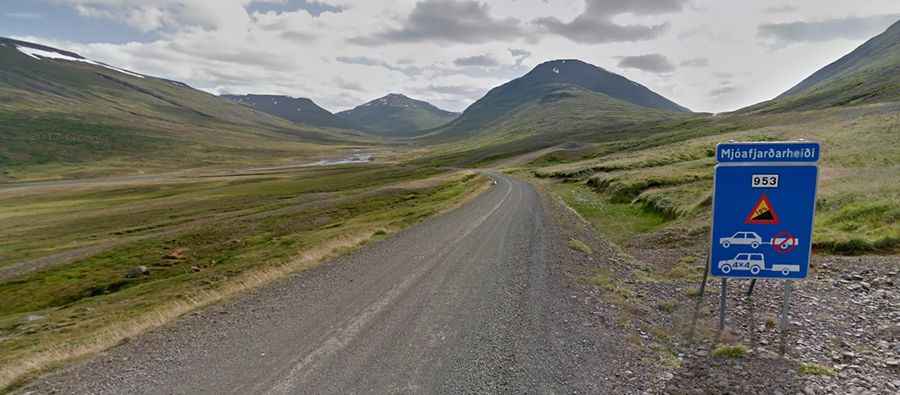 Is the gravel Road 953 (Mjóafjardarvegur) in Iceland dangerous?