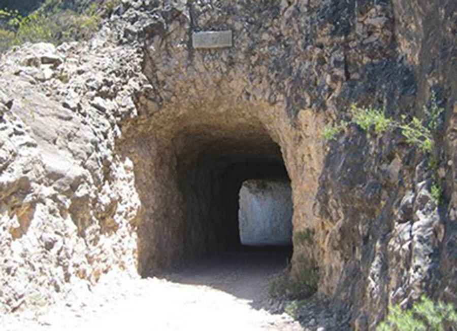 Is the road from Maydh to Erigavo unpaved?