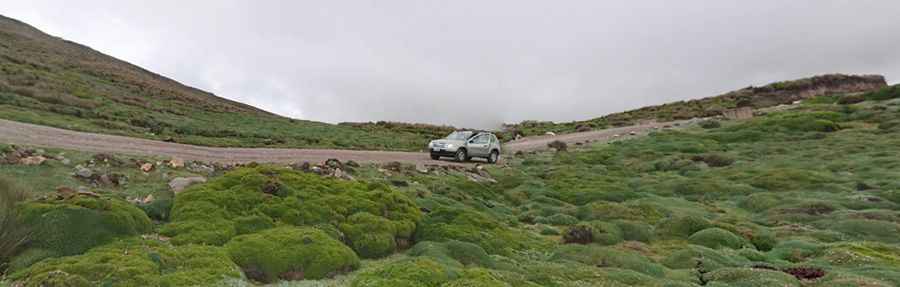 Is the road to Alto de Salinas difficult to drive?