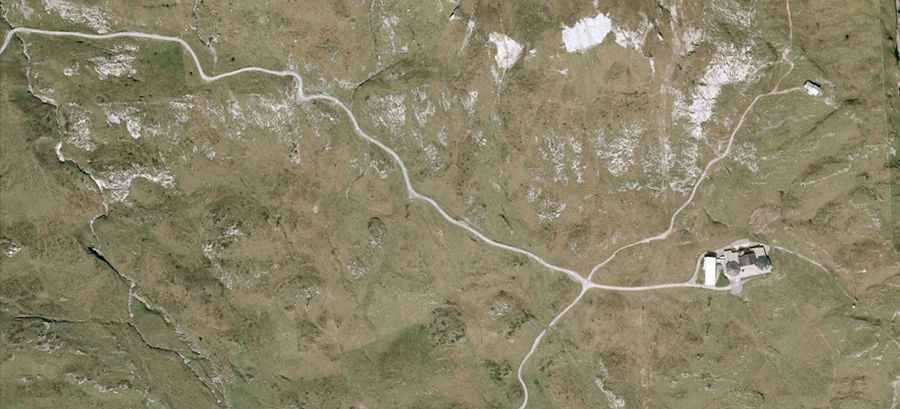 Is the road to Berghaus Nagens paved?