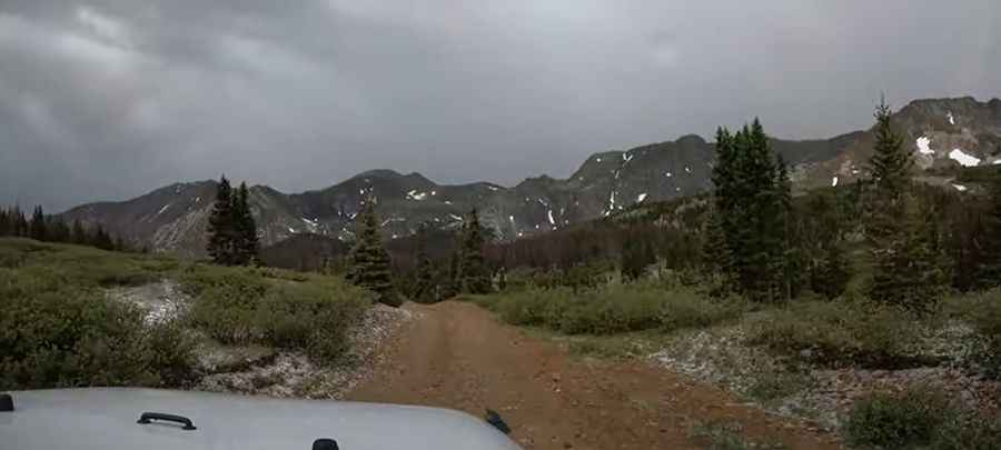 Is the road to Billings Lake in Colorado unpaved?