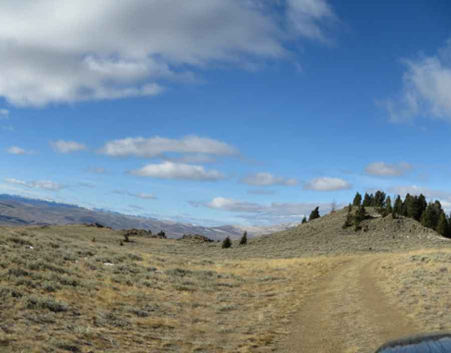 Is the road to Blacktail Mountain in Montana unpaved?