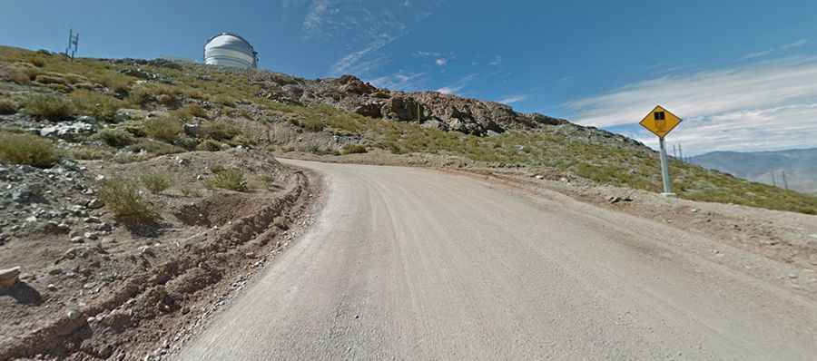 Is the road to Cerro Pachón paved?
