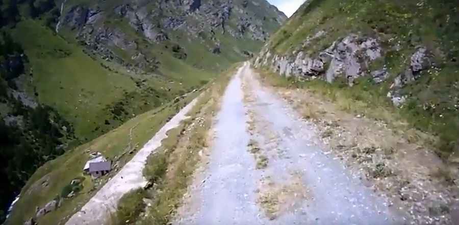 Is the road to Colle di Chavannes unpaved?