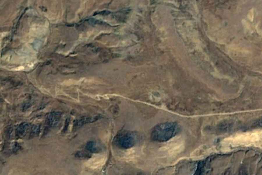 Is the road to Karu La unpaved?