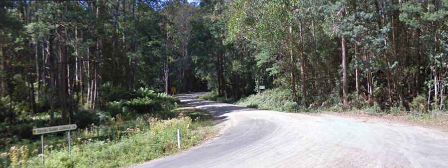 Is the road to Lake Mackenzie unpaved?