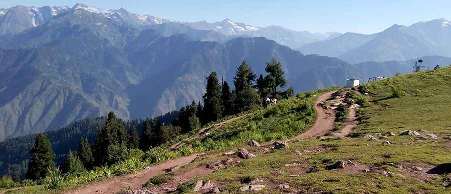 Is the road to Paye Lake dangerous?