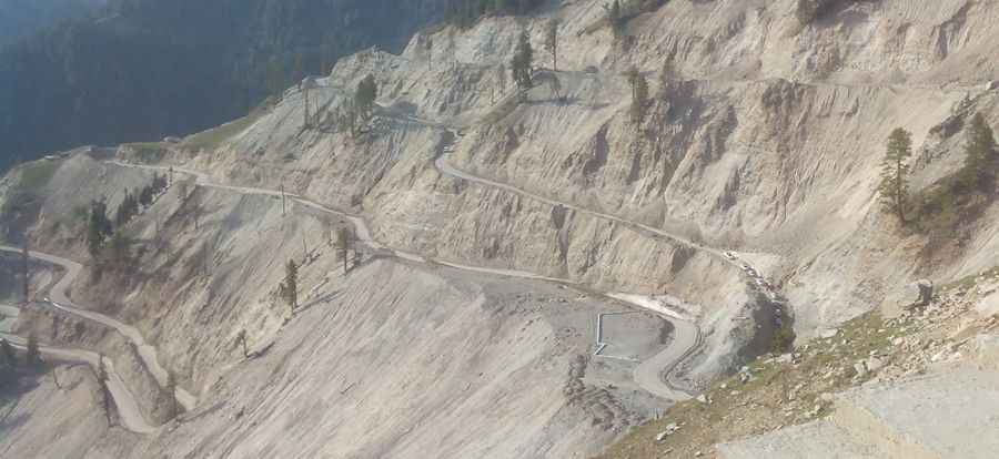 Is the road to Pir Ki Gali Pass paved?