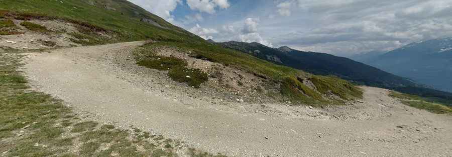 Is the road to Pointe Leysser paved?