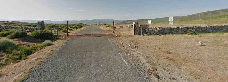 Is the road to Puerto del Tremedal paved?