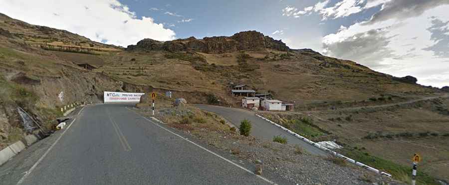 Is the road to Punta Callan in the Ancash Region paved?