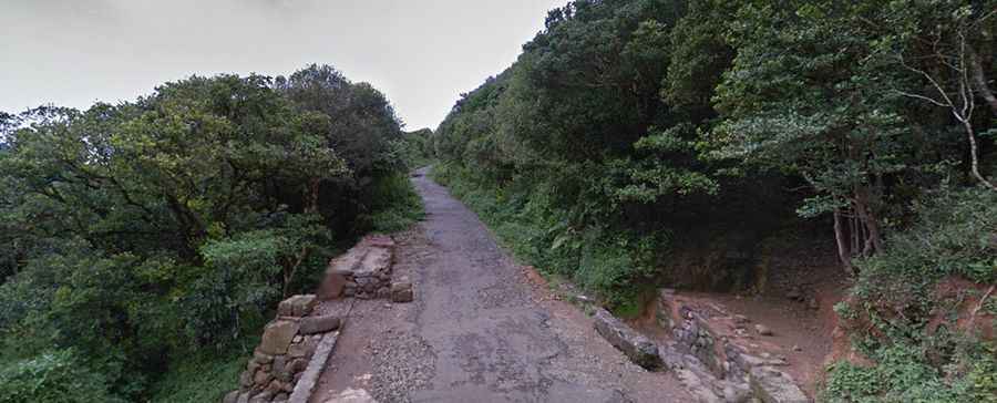 Is the road to Riverston Peak paved?