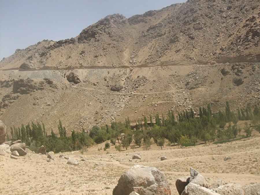 Is the road to Sabz Chob Pass paved?